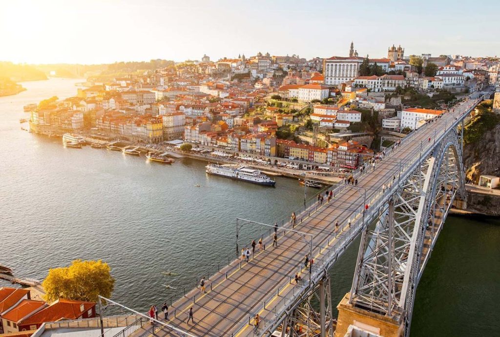 Insider’s Guide: Smoothly Navigating Your Visit to Porto