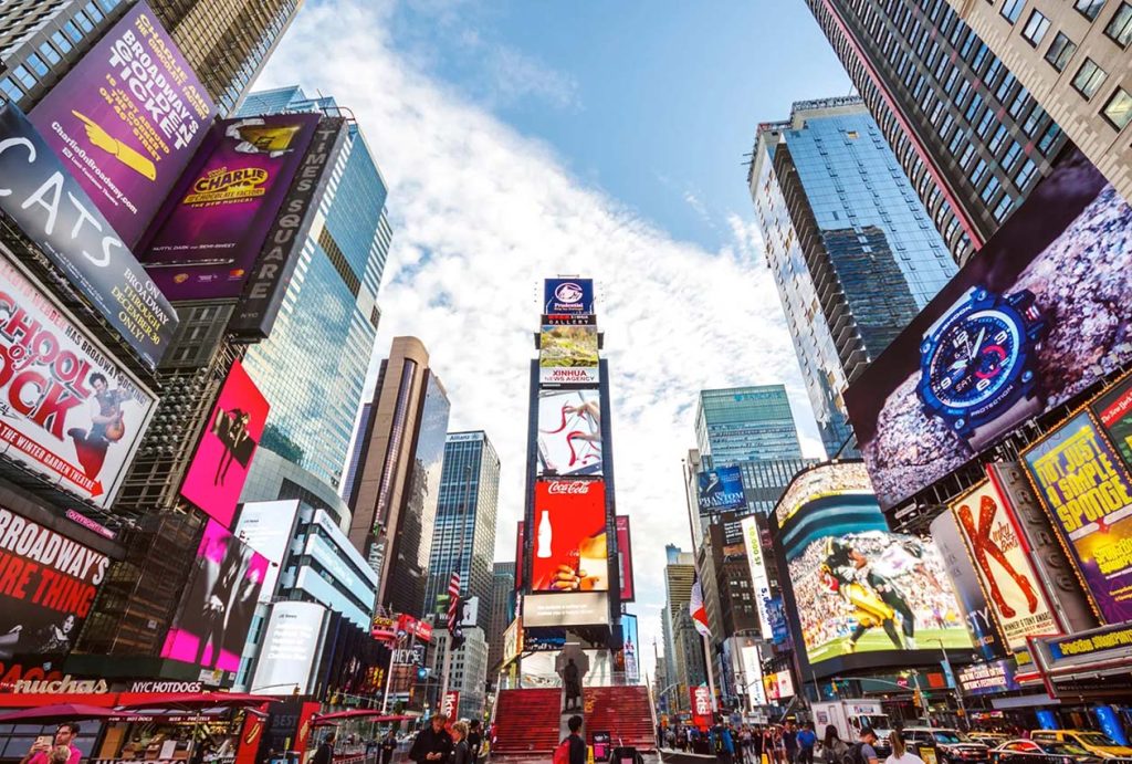 The Ultimate Guide to Experiencing New York City: Shopping, Entertainment, and Dining